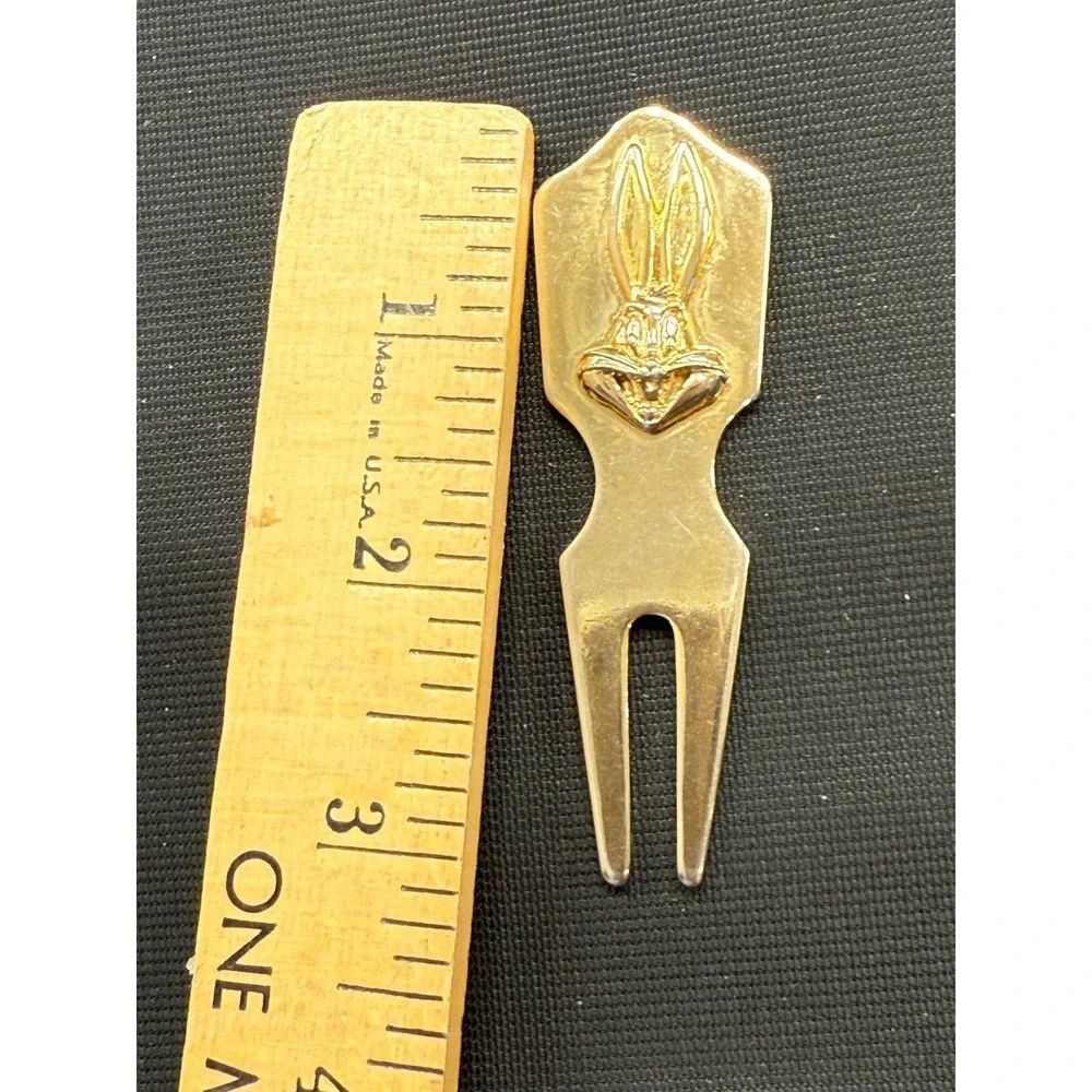 Warner Bros Acme Sport Looney Tunes Bugs Bunny Golf Divot Tool